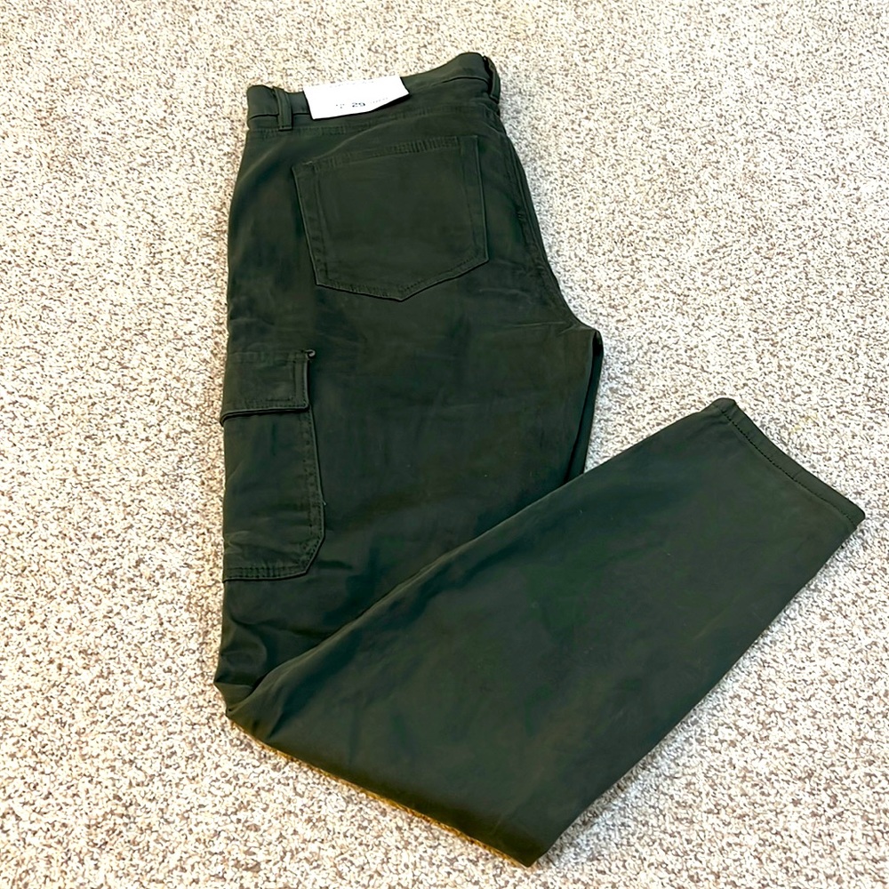 Olive green size 8 leggin pant side pocket by LOFT